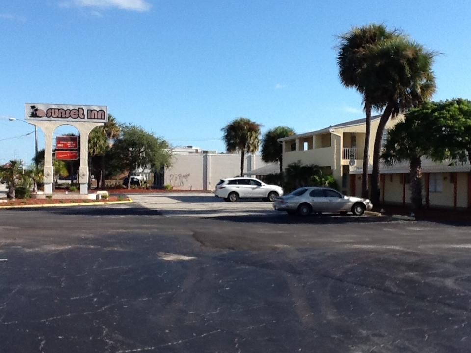 Sunset Inn- Fort Pierce, Fl エクステリア 写真